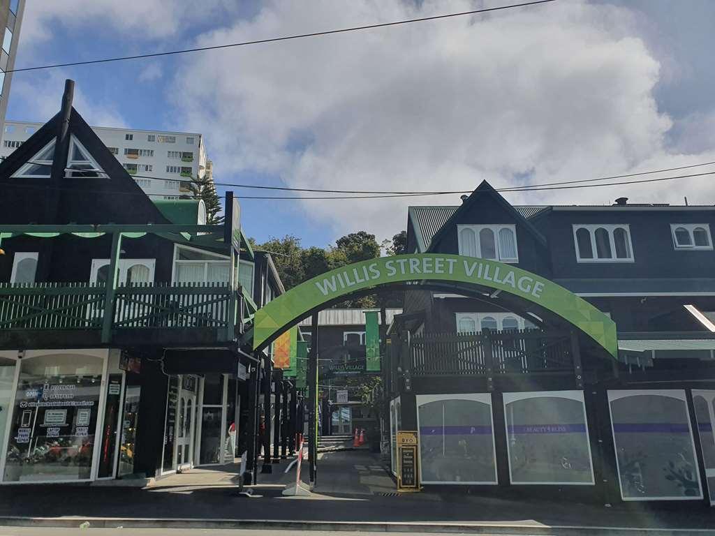 Willis Village 4*