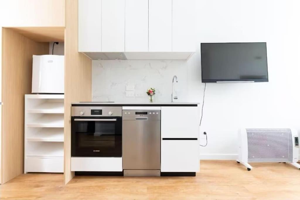 Apartment Newly Built In Cbd Wellington