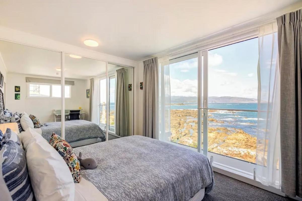 Apartment Oceanfront Escape