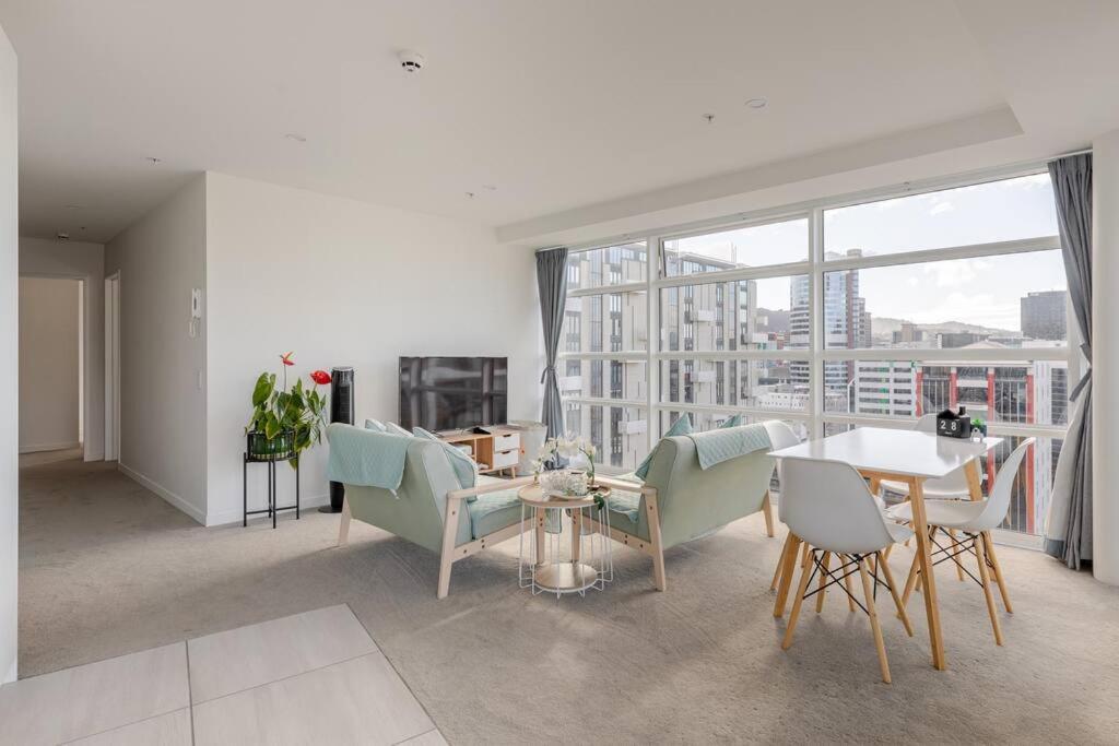 Harbor View Two Bedroom At Pinnacle Apartment *