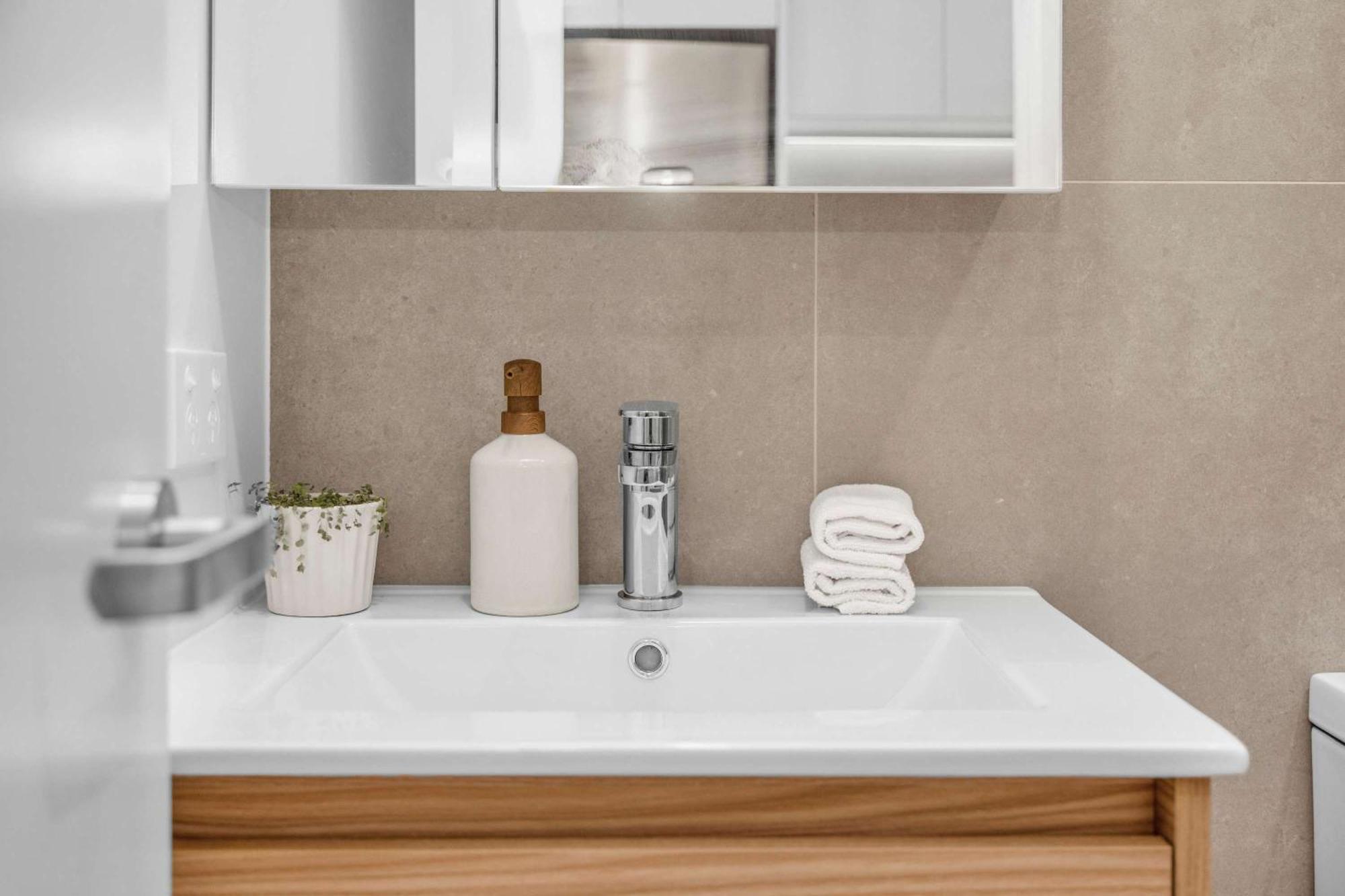 The Courtenay Chic Retreat 1br