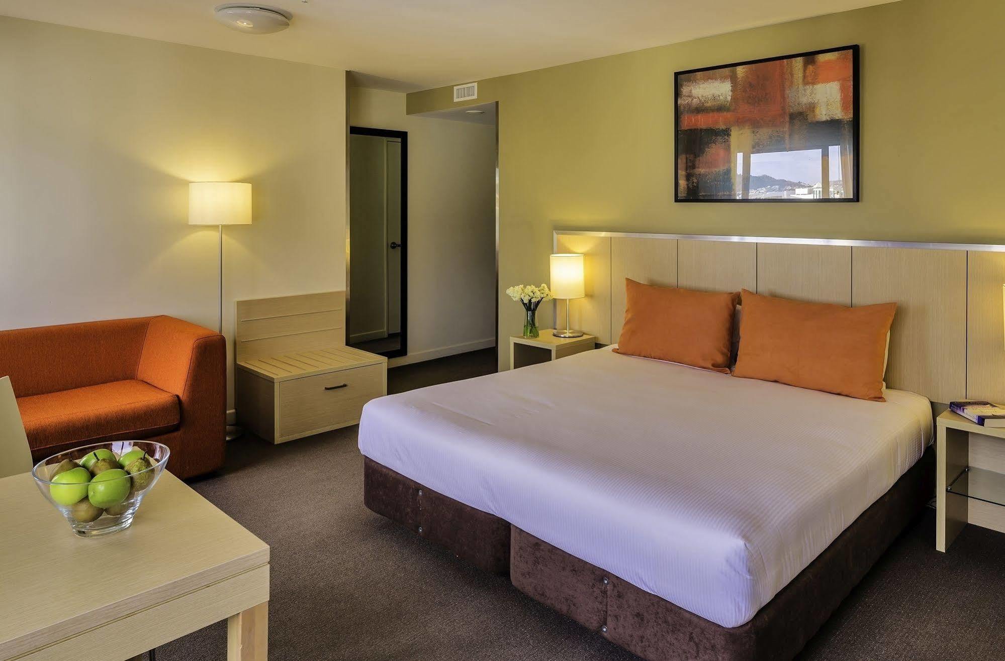 Travelodge Hotel 4*