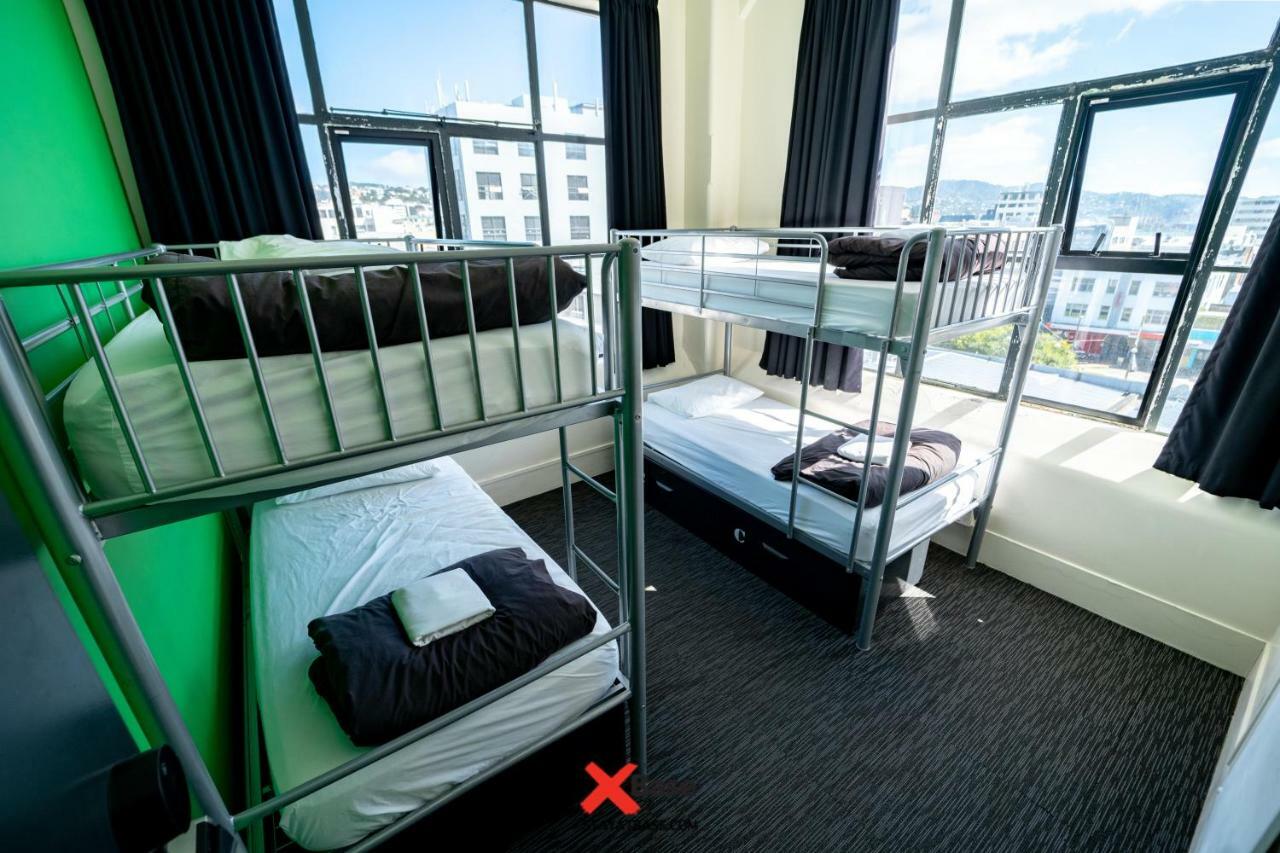 Hostel Base *